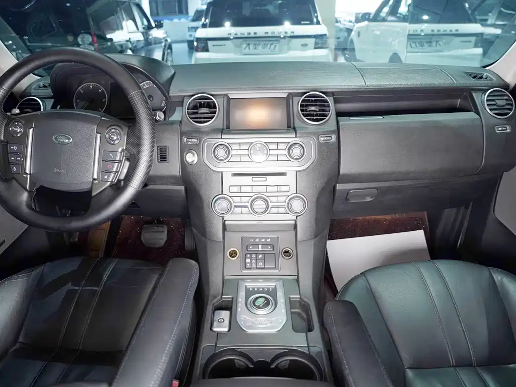 Land Rover Discovery 2014 — фото 12