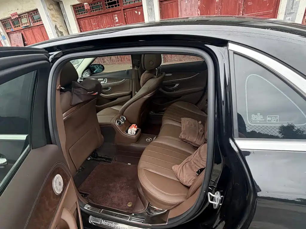 Mercedes-Benz E-Class 2023