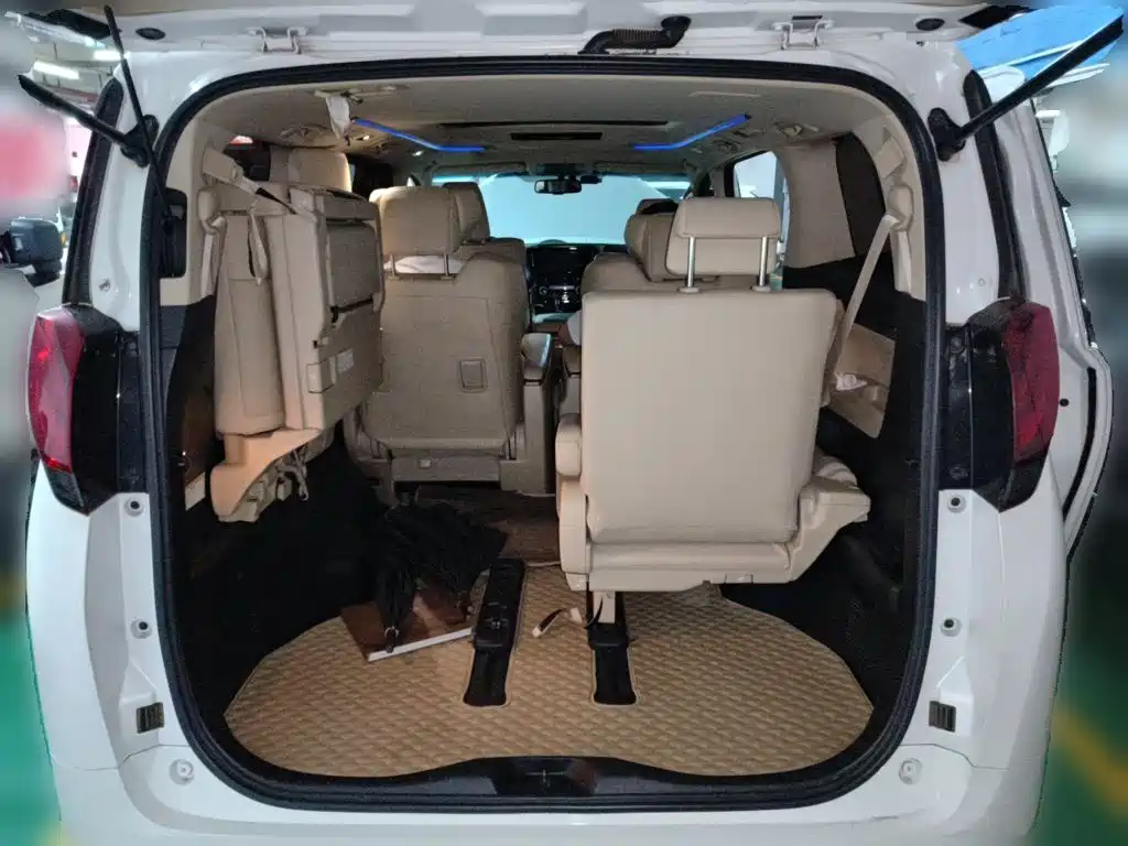 Toyota Alphard 2016 — фото 10