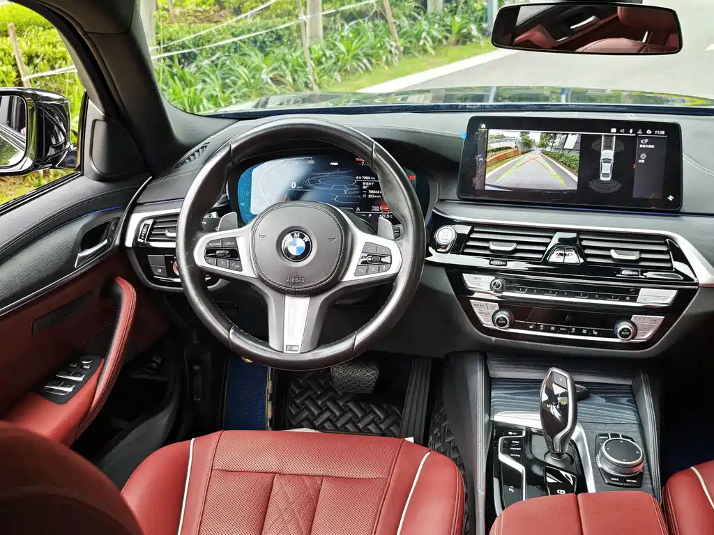 BMW 5 Series 2021 — фото 17