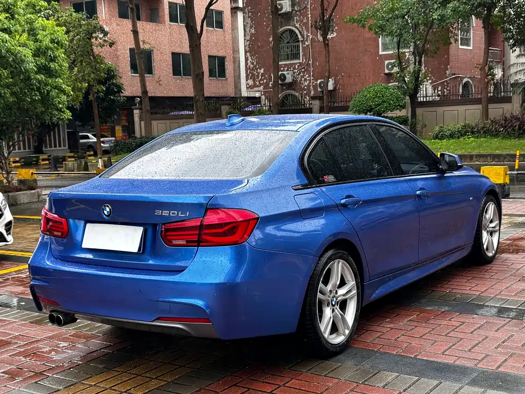 BMW 3 Series 2017 — фото 13