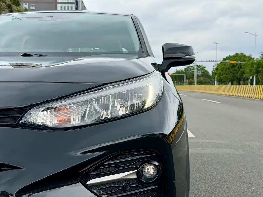 Toyota Wildlander 2022 — фото 10