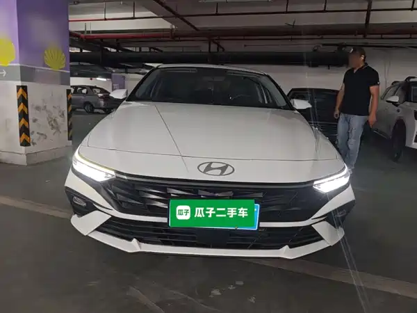 Hyundai Elantra 2024