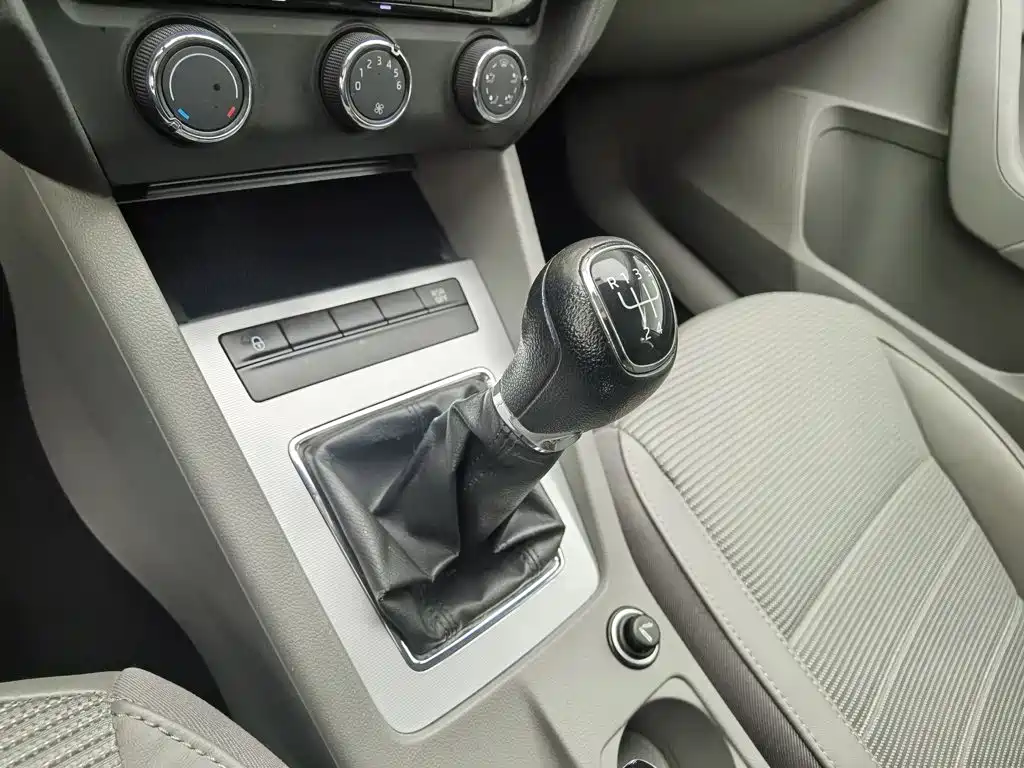 Skoda Octavia 2015 — фото 13