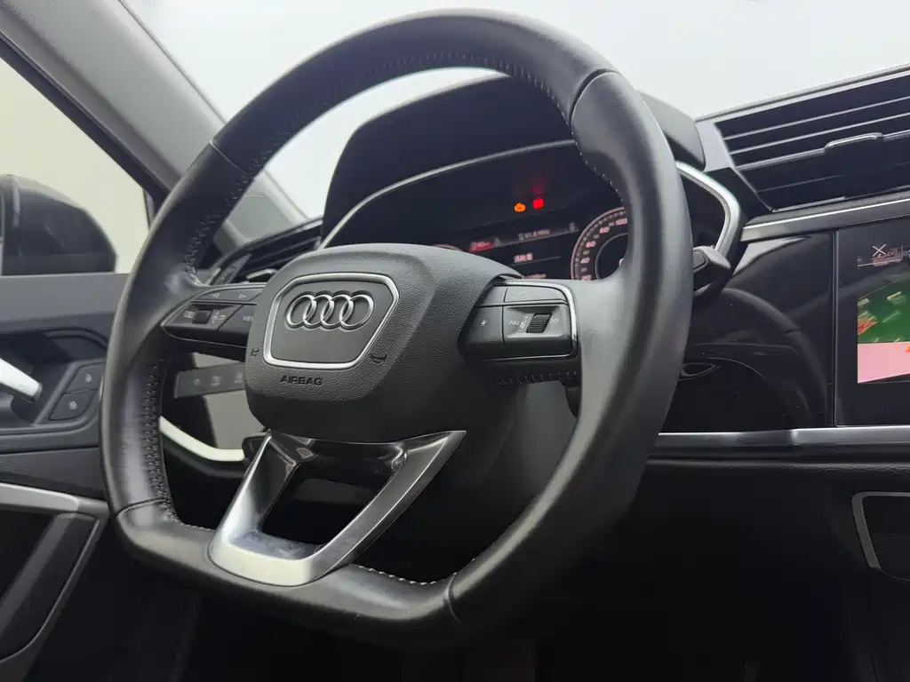 Audi Q3 2022 — фото 16