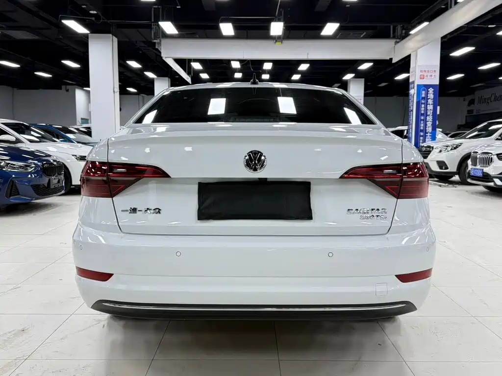 Volkswagen Sagitar 2022