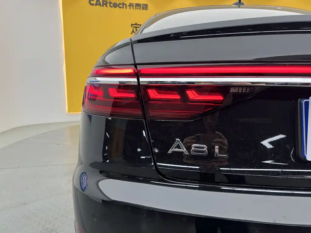Audi A8 2021 — фото 42