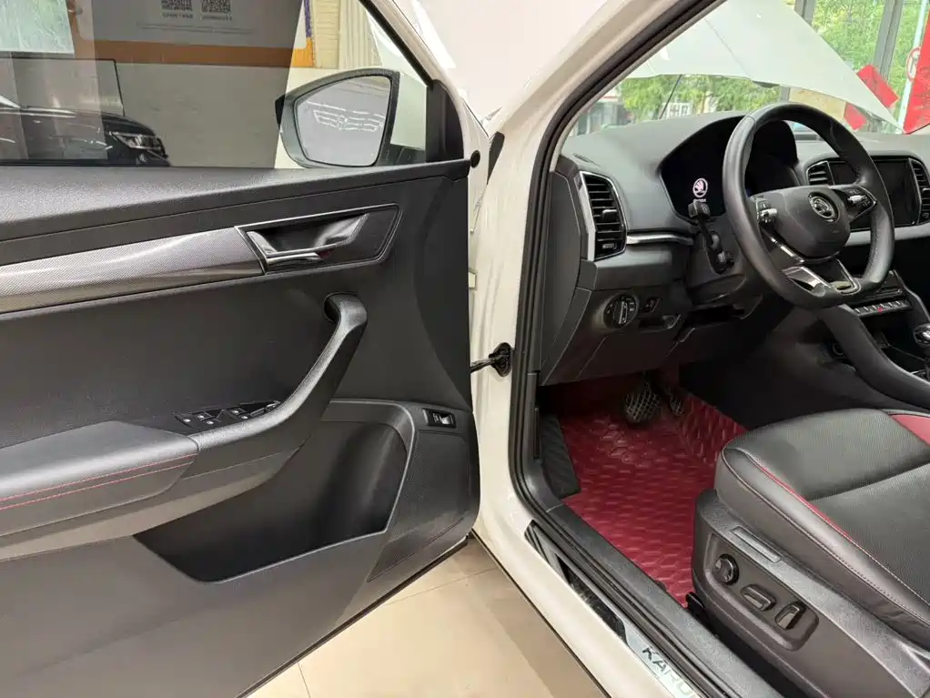 Skoda Karoq 2023 — фото 15
