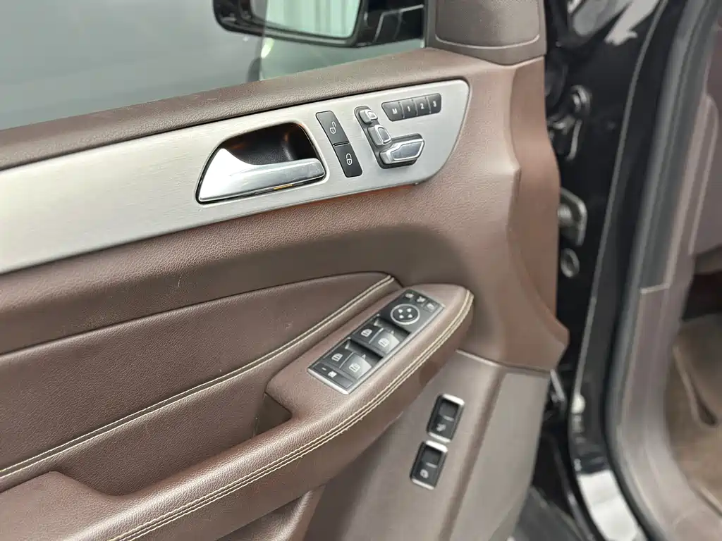 Mercedes-Benz GLS 2017 — фото 20