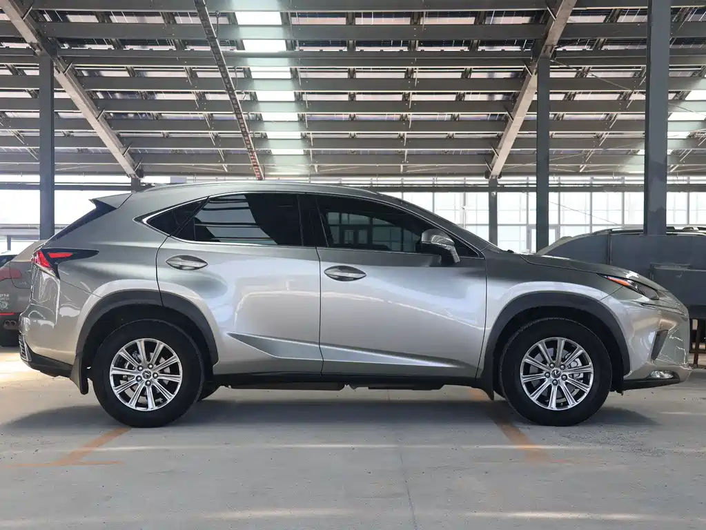 Lexus NX 2021 — фото 13