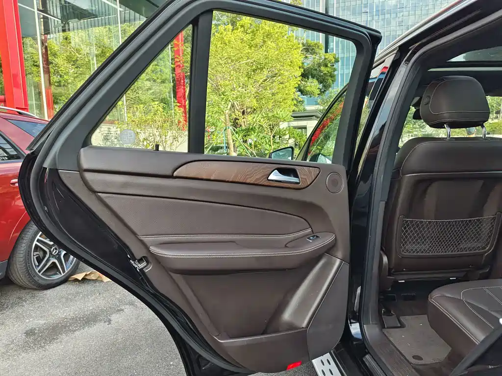 Mercedes-Benz GLE 2016 — фото 14