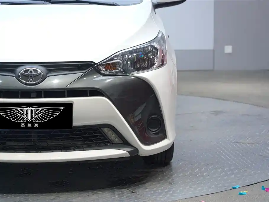Toyota Yaris L 2017 — фото 3