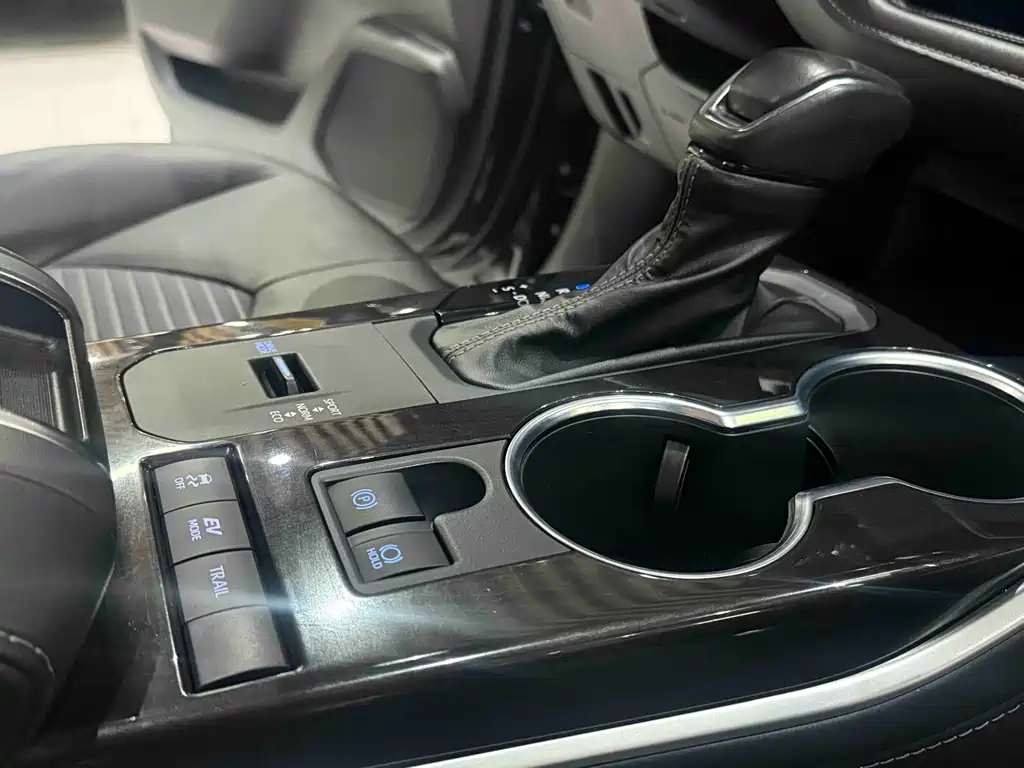 Toyota Crown Kluger 2021 — фото 16