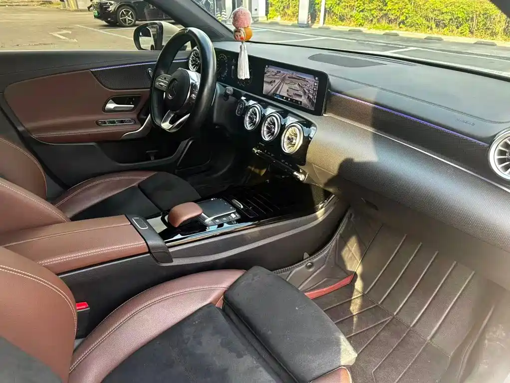 Mercedes-Benz A-Class 2023 — фото 13