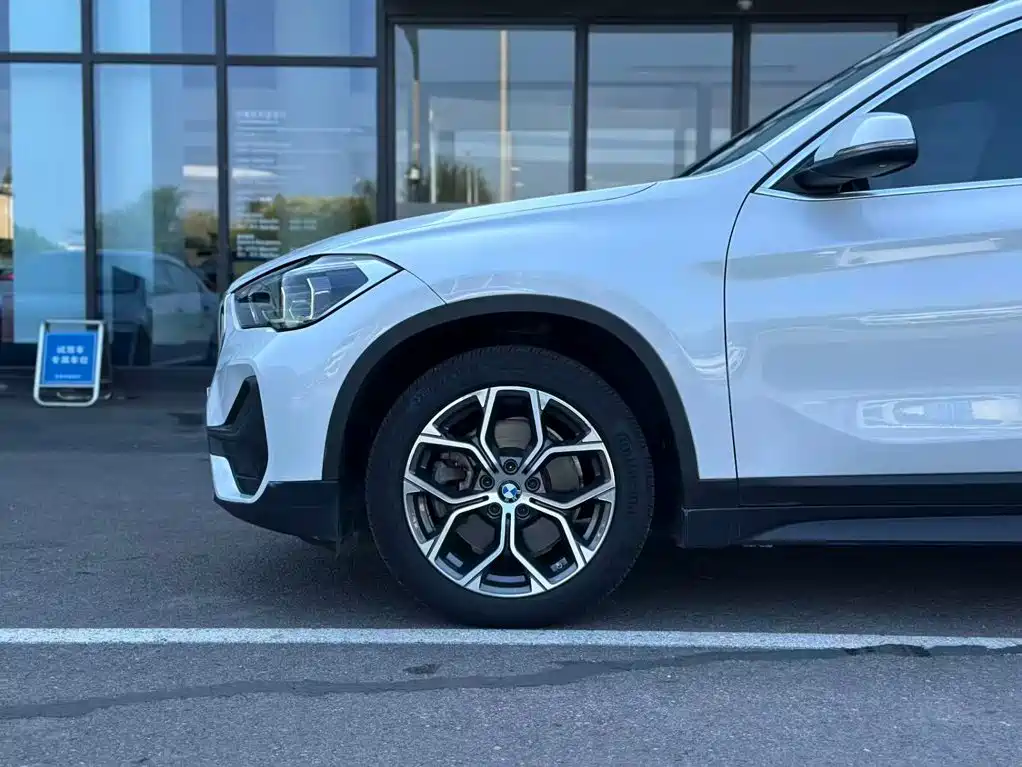 BMW X1 2022 — фото 5