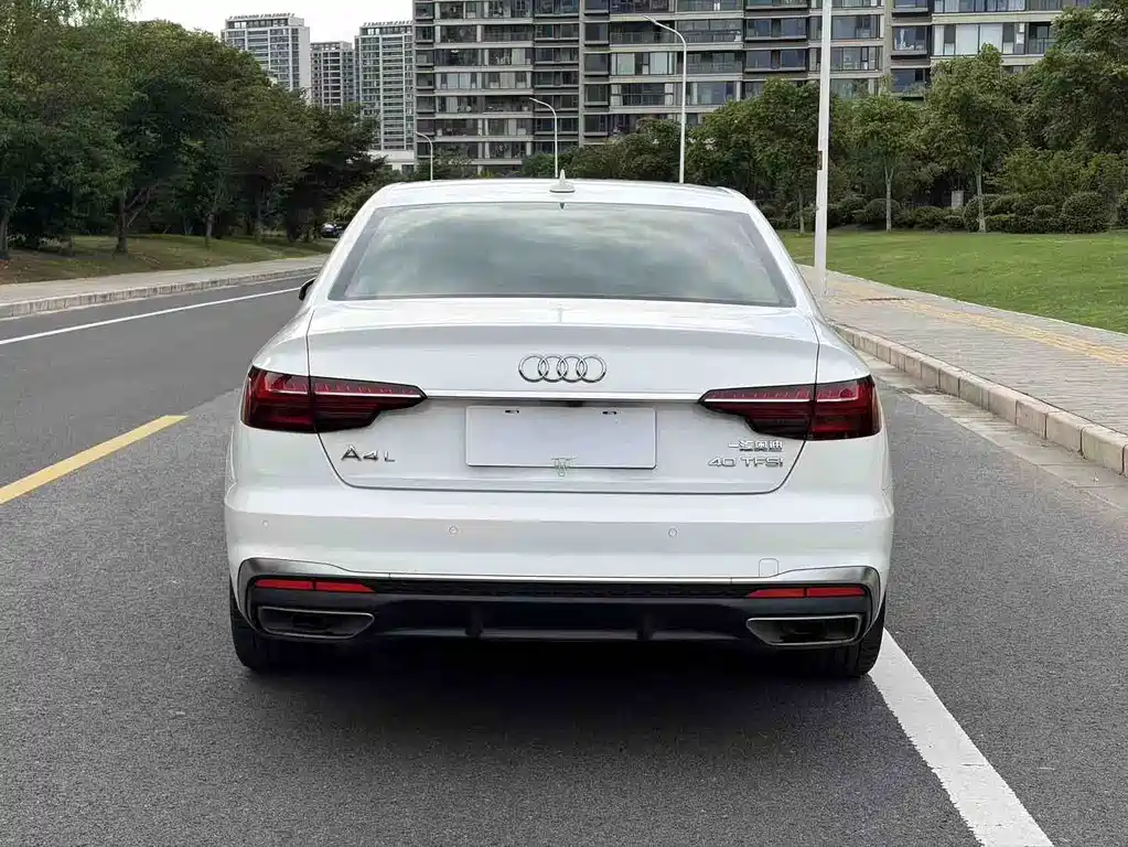 Audi A4L 2021
