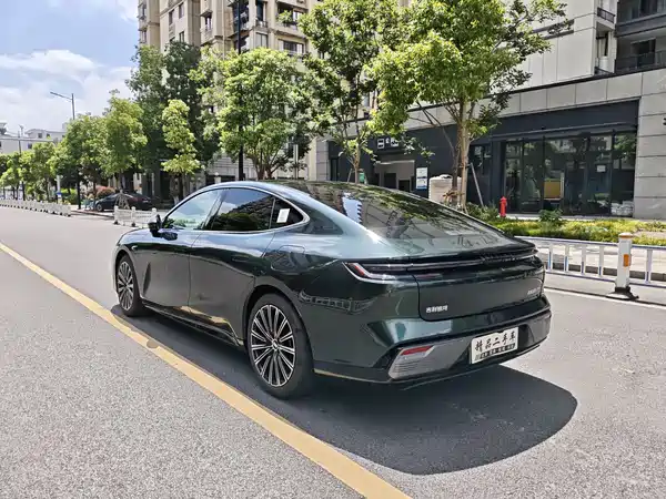 Geely Galaxy Starshine 8 2025