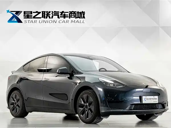 Tesla Model Y 2025