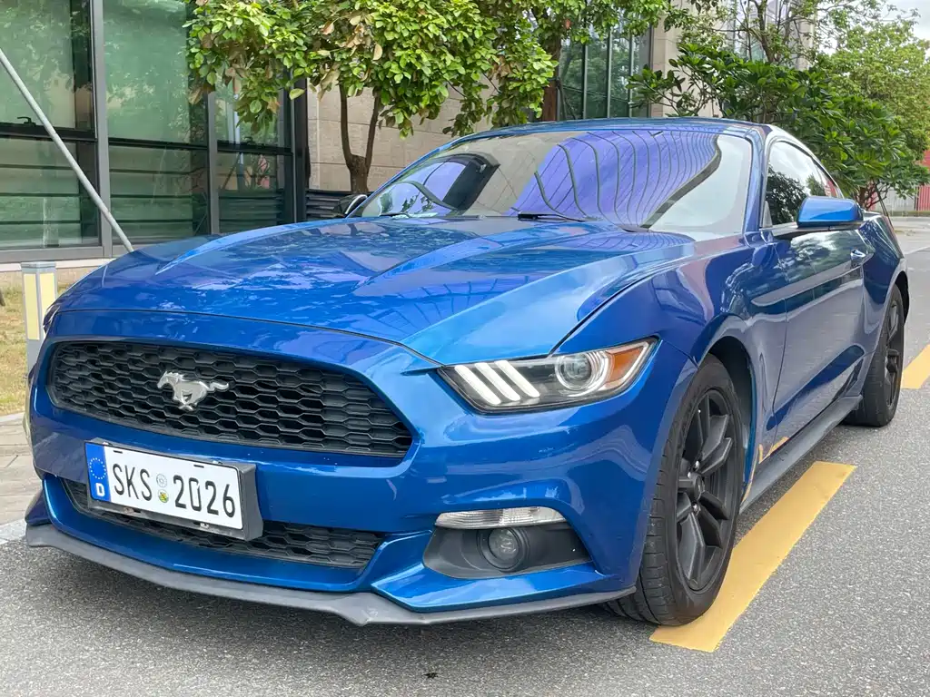 Ford Mustang 2018 — фото 1