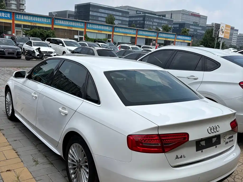 Audi A4L 2014