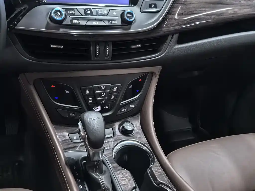 Buick Envision Plus 2016 — фото 10