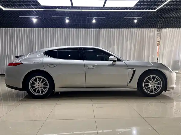 Porsche Panamera 2012