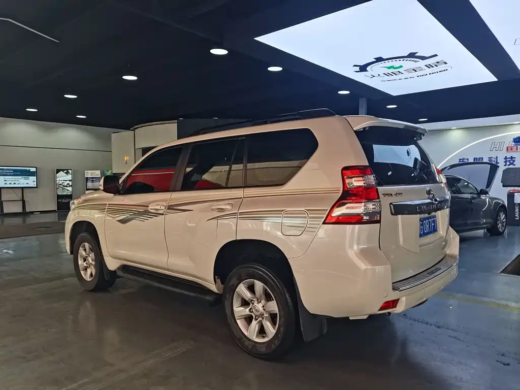 Toyota Prado 2015 — фото 9