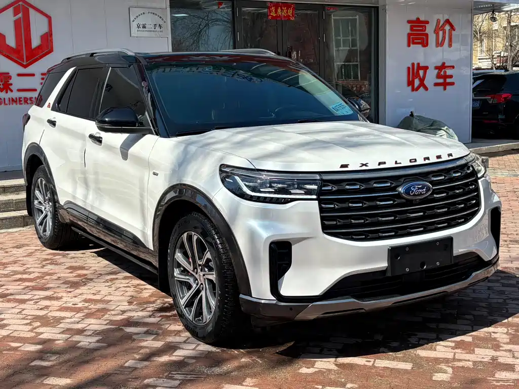 Ford Explorer 2023 — фото 3