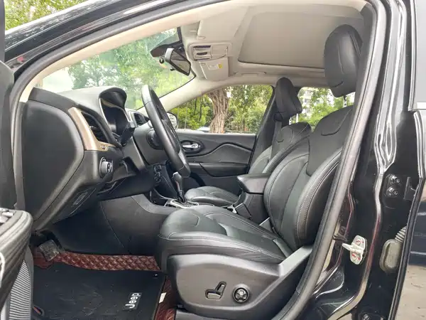 Jeep Cherokee 2017