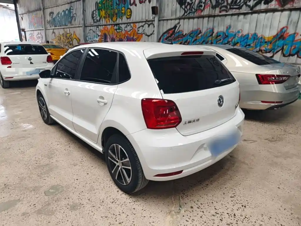 Volkswagen Polo 2015