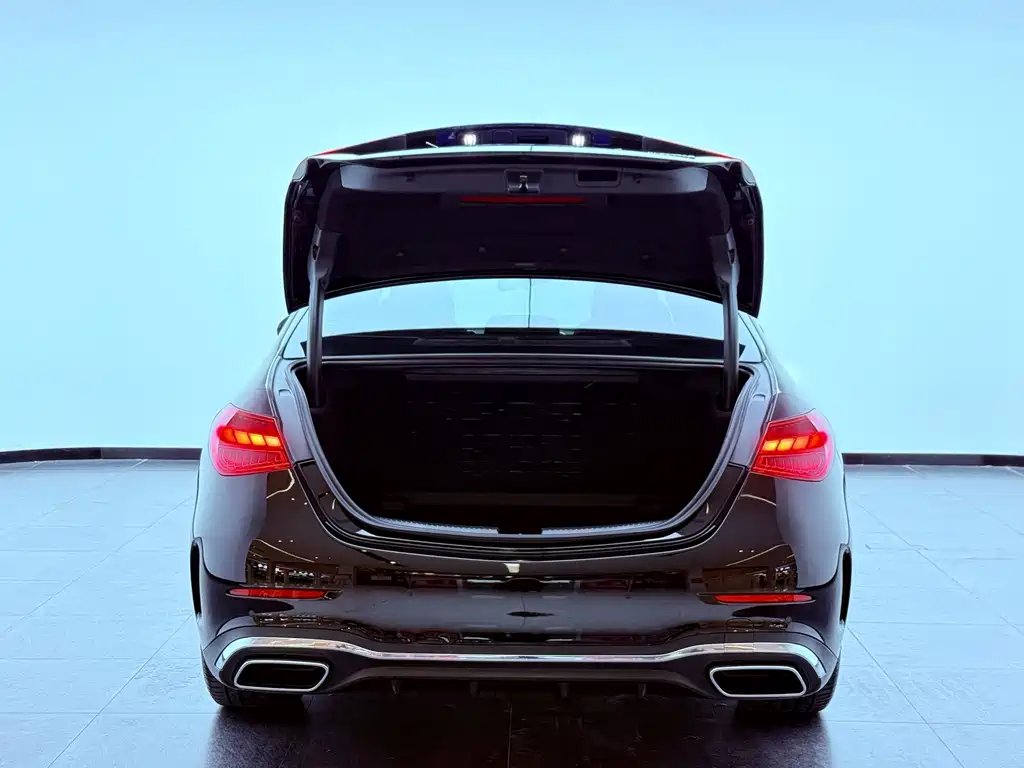 Mercedes-Benz C-Class 2023 — фото 29