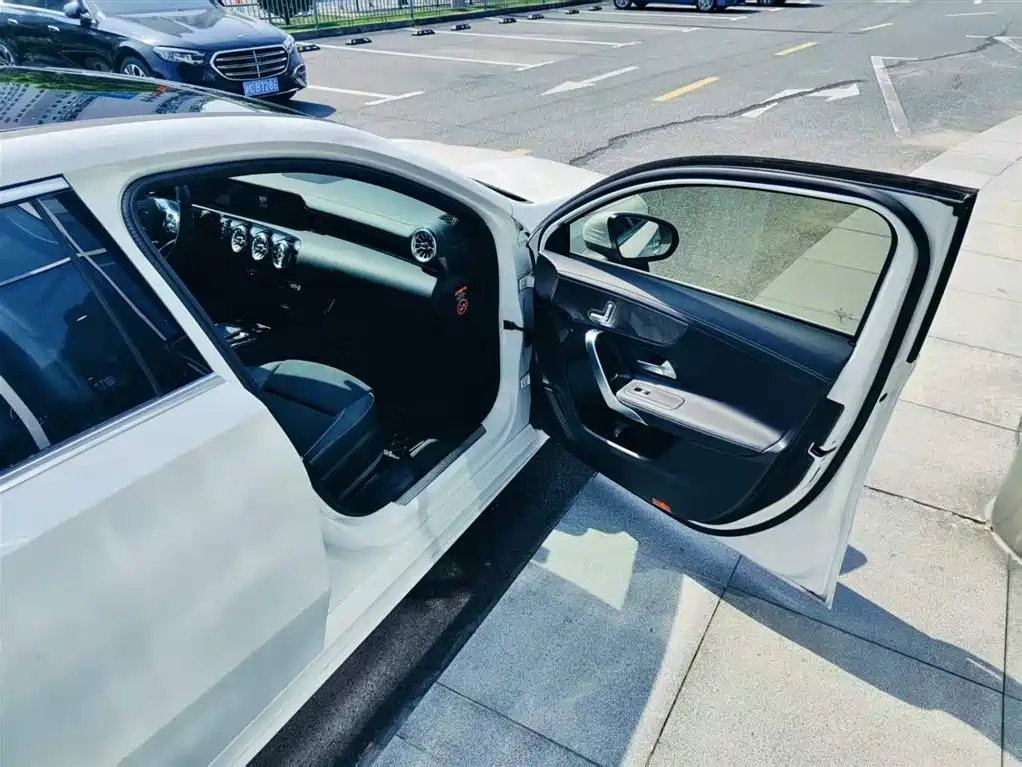 Mercedes-Benz A-Class 2023 — фото 22