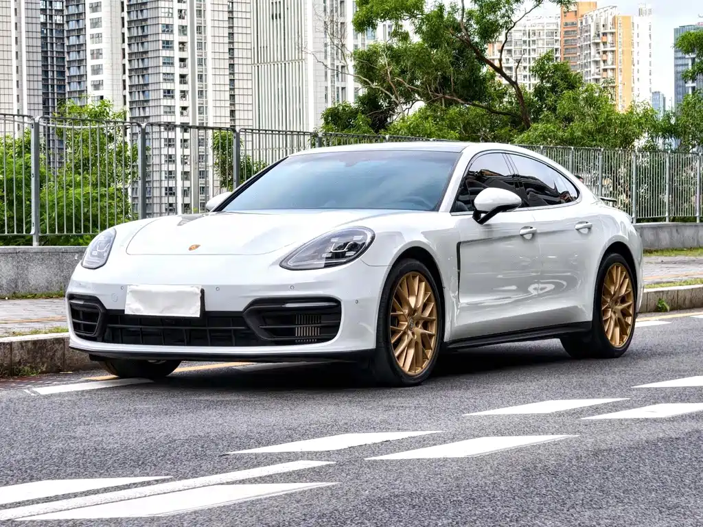 Porsche Panamera 2024 — фото 1