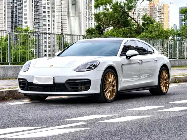 Porsche Panamera 2024