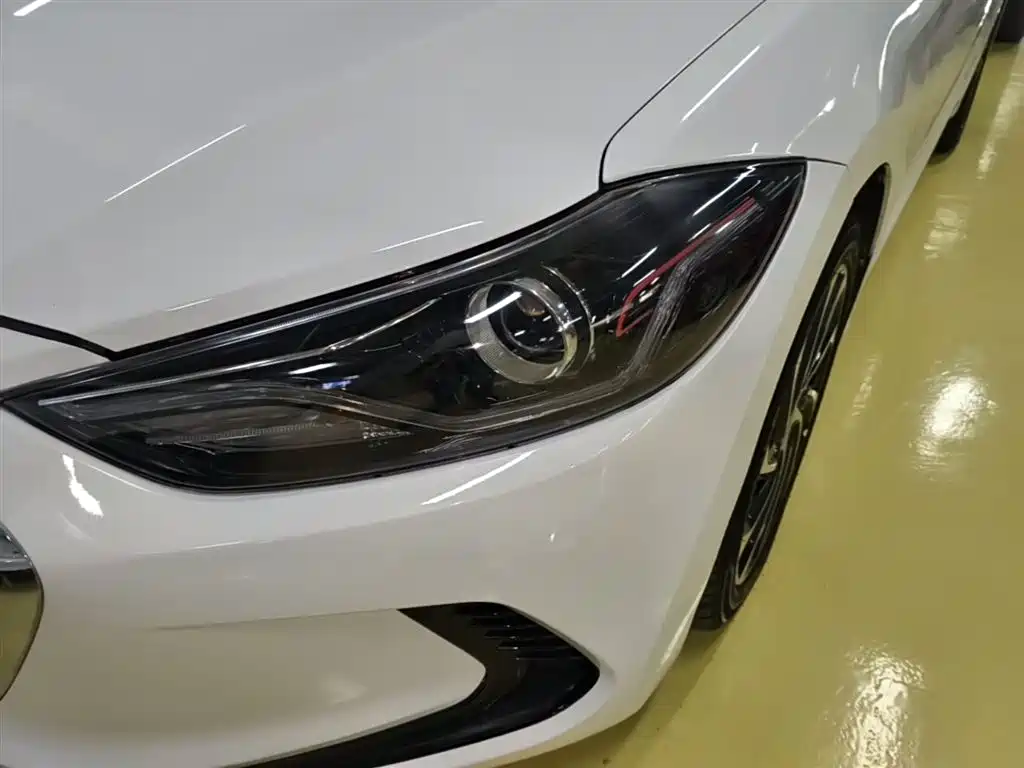 Hyundai Elantra 2020 — фото 24