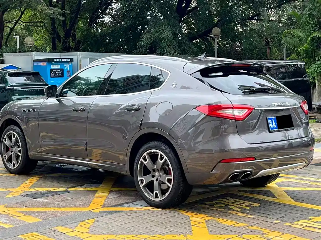 Maserati Levante 2016 — фото 11
