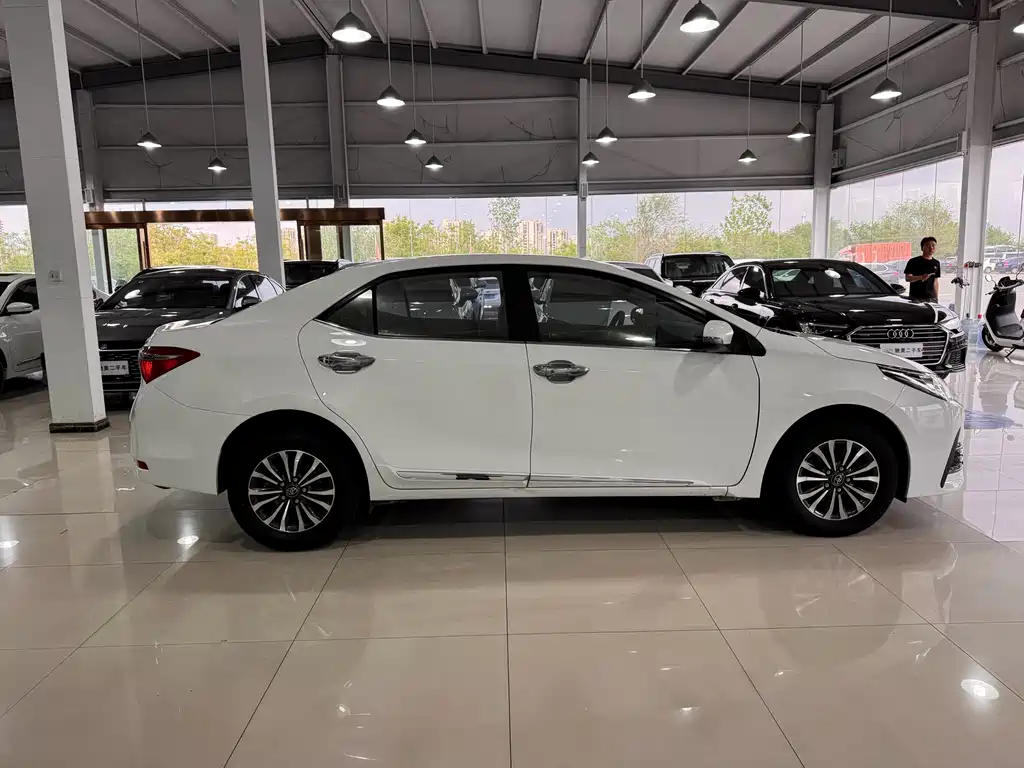 Toyota Corolla 2019 — фото 4