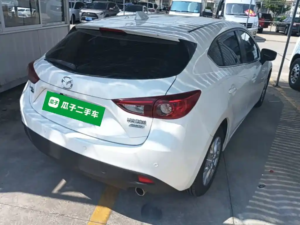 Mazda 3 Axela 2016