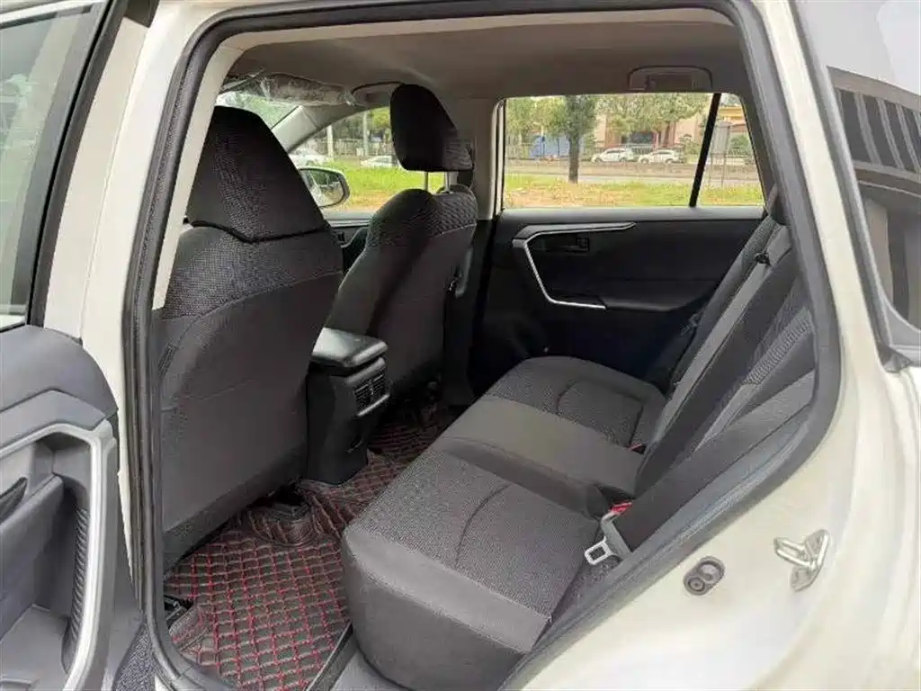 Toyota RAV4 2021