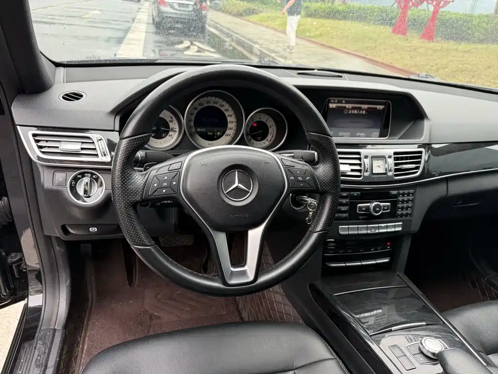 Mercedes-Benz E-Class 2014 — фото 12