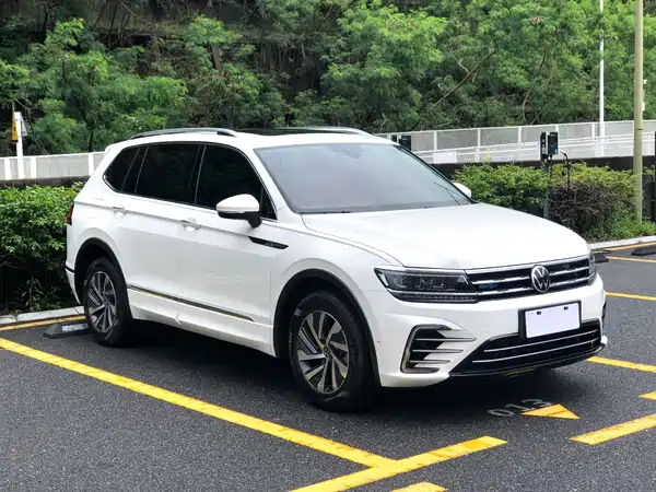 Volkswagen Tiguan L Plug-In Hybrid 2021