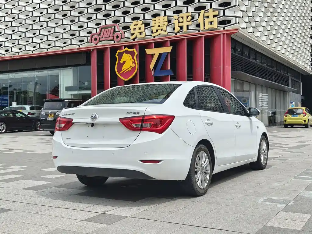 Buick Excelle 2017 — фото 13