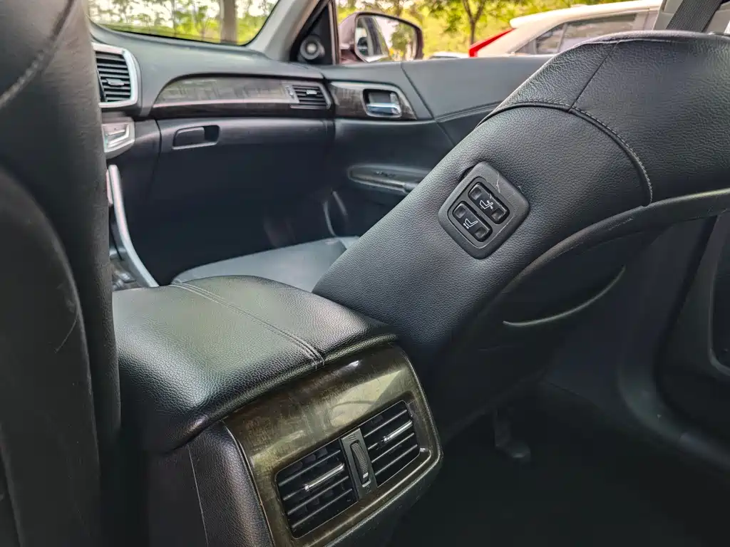Honda Accord 2016 — фото 13