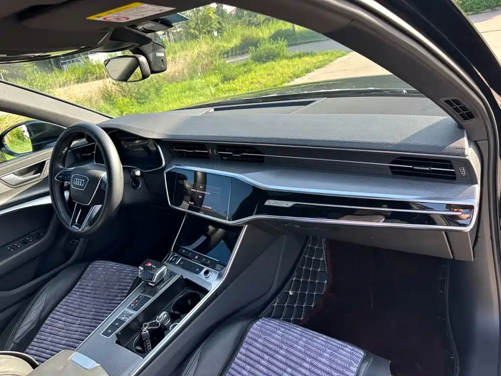 Audi A6L New Energy 2021 — фото 15