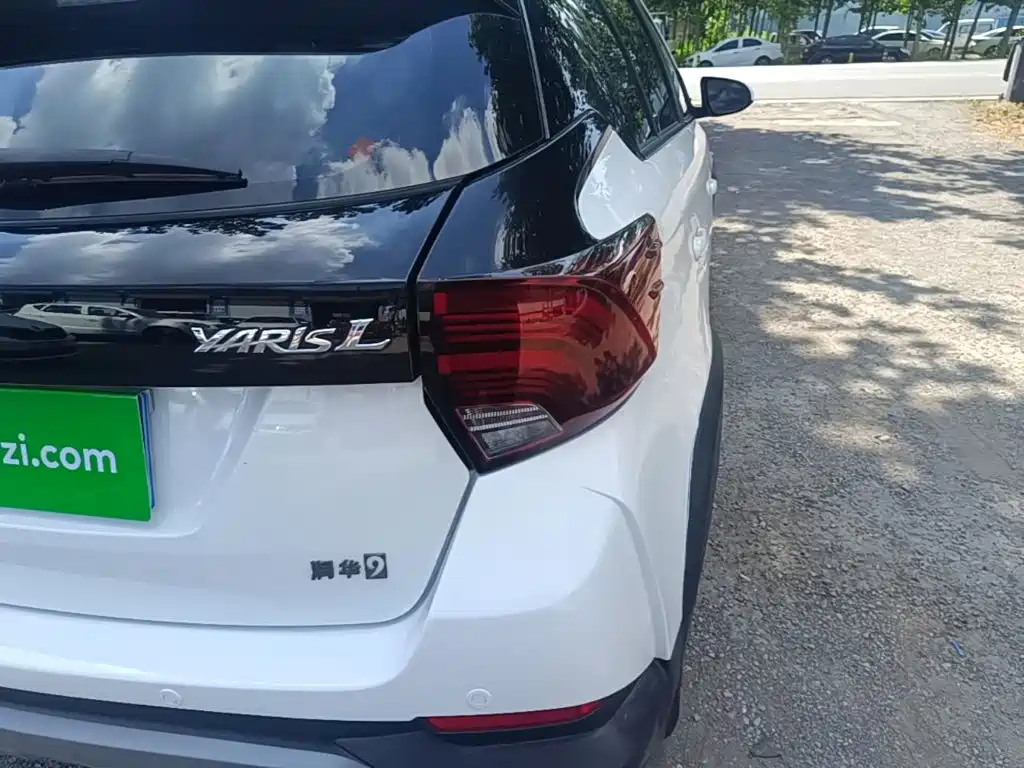 Toyota Yaris L 2020 — фото 8