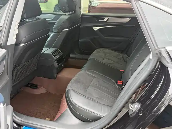 Audi A7L 2023