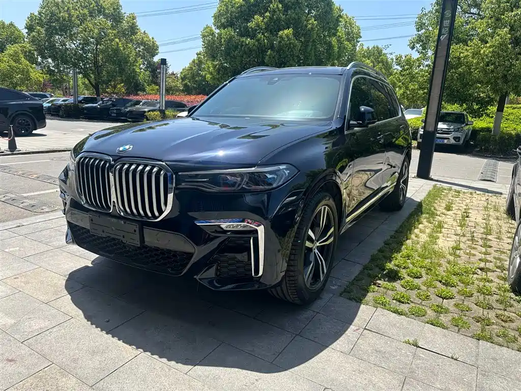 BMW X7 2021 — фото 1