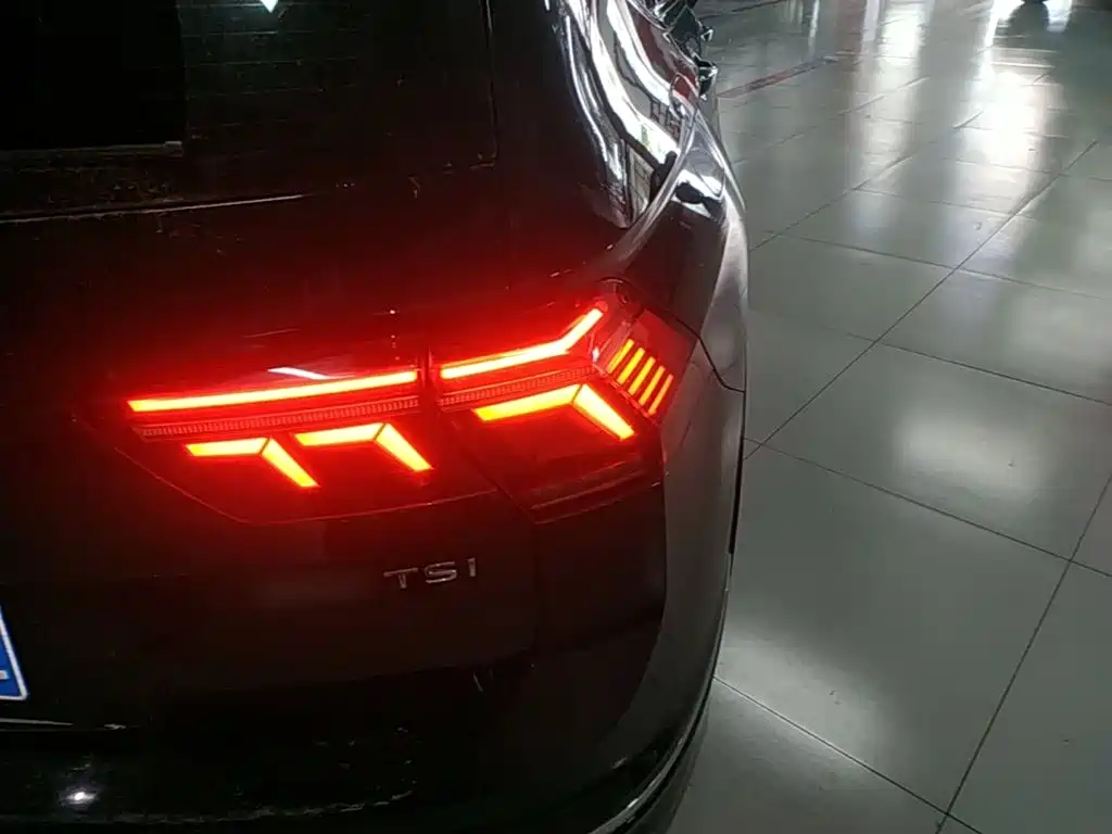 Volkswagen Tiguan L 2023 — фото 25