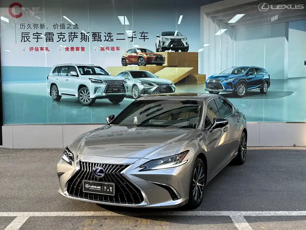 Lexus ES 2022 — фото 1
