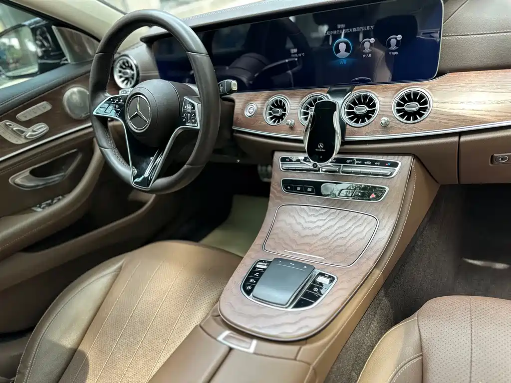 Mercedes-Benz E-Class 2023 — фото 21